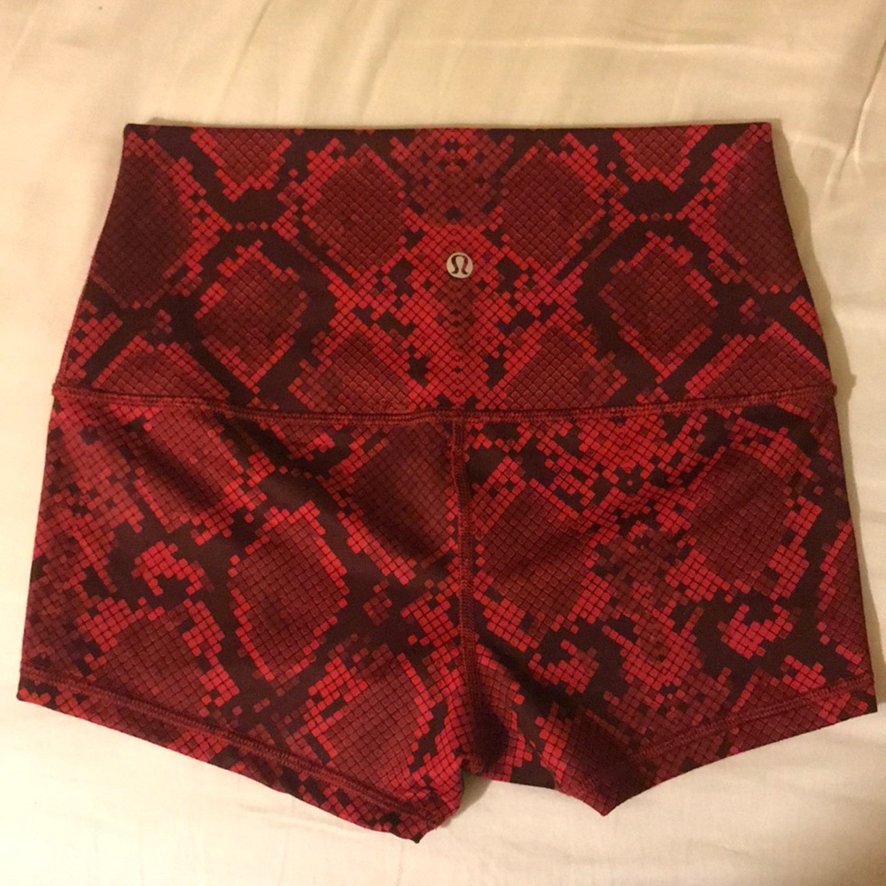 Lululemon Shorts (6)
